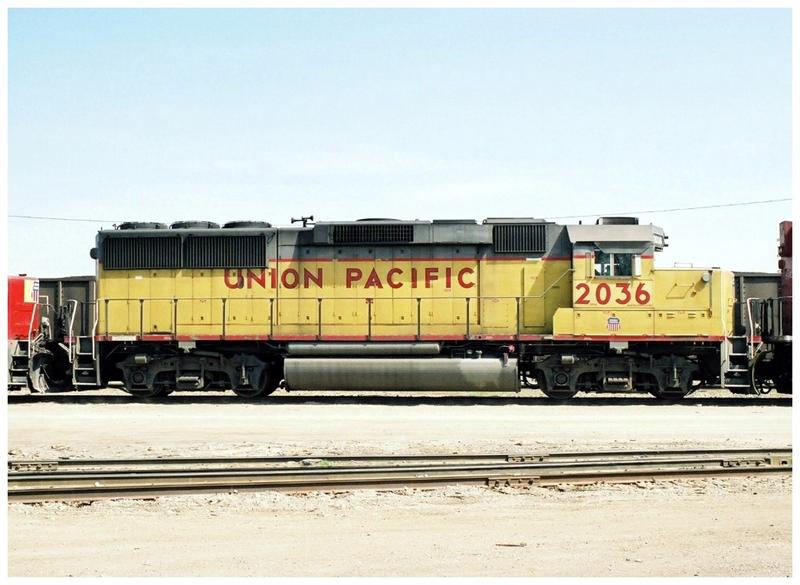 EMD GP60 Standard Nose Union Pacific Yellow/Gray 2098