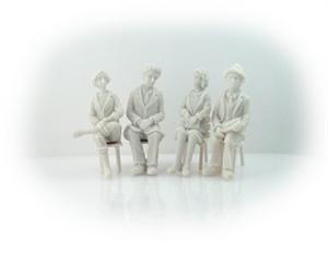 Massoth Electronics 2 Ladies, 2 Men - Seated Figurines 9200000